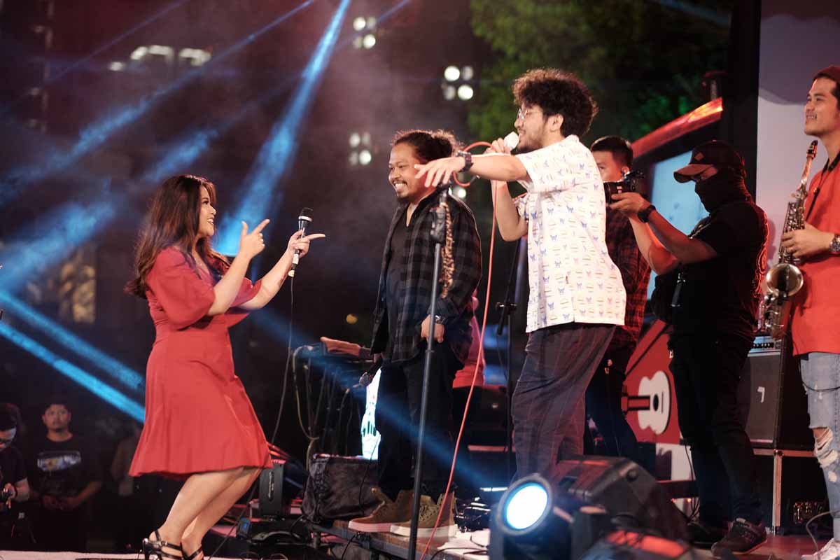 Kolaborasi Penuh Chemistry MLD Jazz Project 3, Pusakata ,dan Kunto Aji di MLD Stage Bus Jazz Tour